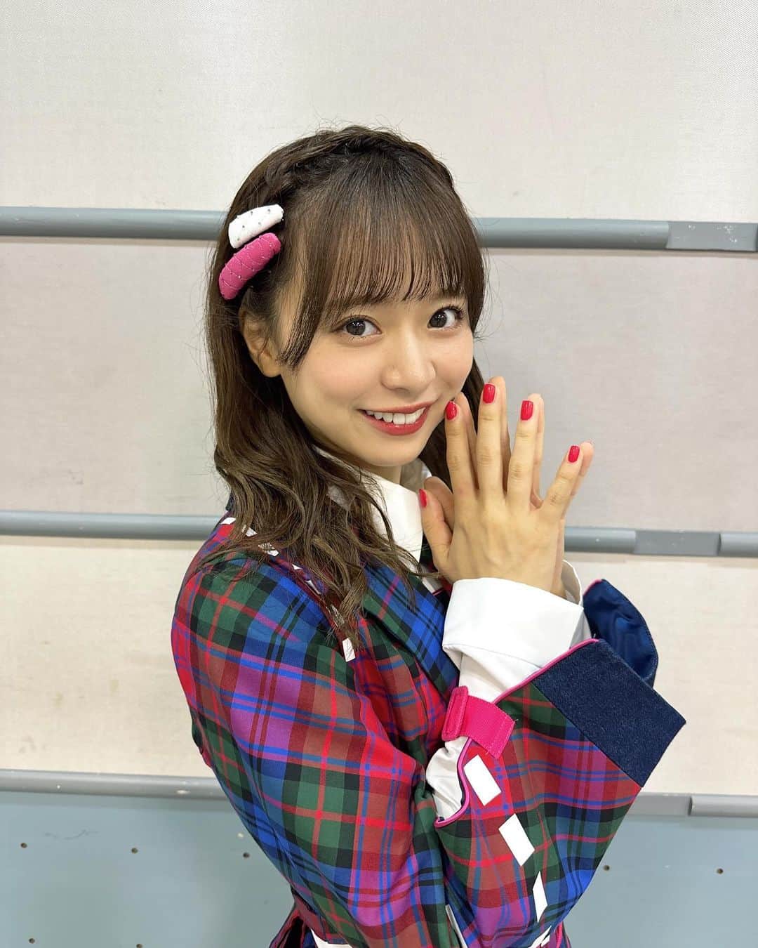 のインスタグラム：「編み込みカチューシャヘア🫶 CDTVライブライブありがとうございました☺️🎀」