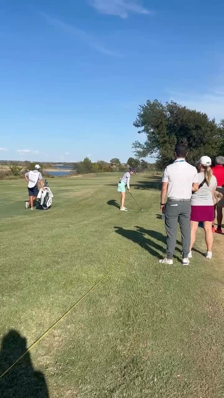 キム・カウフマンのインスタグラム：「A huge thank you to @ascendantlpga for an awesome week in DFW!  It’s been a few years since I’ve played here at home and it was so great to see how much this event has grown. The support for the @lpga_tour was amazing!  Next up ➡️ Q School. Game is feeling quite good. Time for some red numbers!! #sanfordsports @sanford_glf @sanford_complex @callawaygolf @callawayapparel @titleist @footjoy」