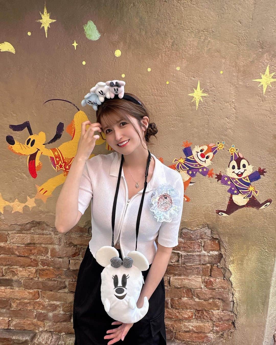 のインスタグラム：「ディズニーの写真たくさんなので！ 少しずつたくさん載せます！ まずは映えスポットで撮った写真🎃🐭🌋  #ディズニーシー #ハロウィン #Dハロ #東京ディズニーシー #TDS #ハロウィンディズニー」