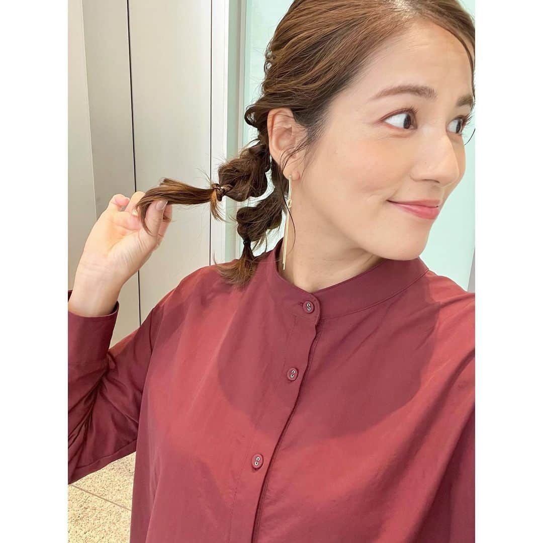 永島優美さんのインスタグラム写真 - (永島優美Instagram)「* 流行りの #ツインポニー だそうです🫢 先日の収録ではじめてしてもらいました✨  後ろ姿が華やかになって良い感じ😝❣️  #ポニーアレンジ」10月9日 23時00分 - yuumi_nagashima