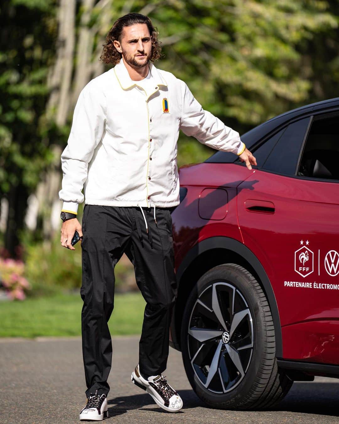 アドリアン・ラビオのインスタグラム：「👋🏼🇫🇷 @equipedefrance」