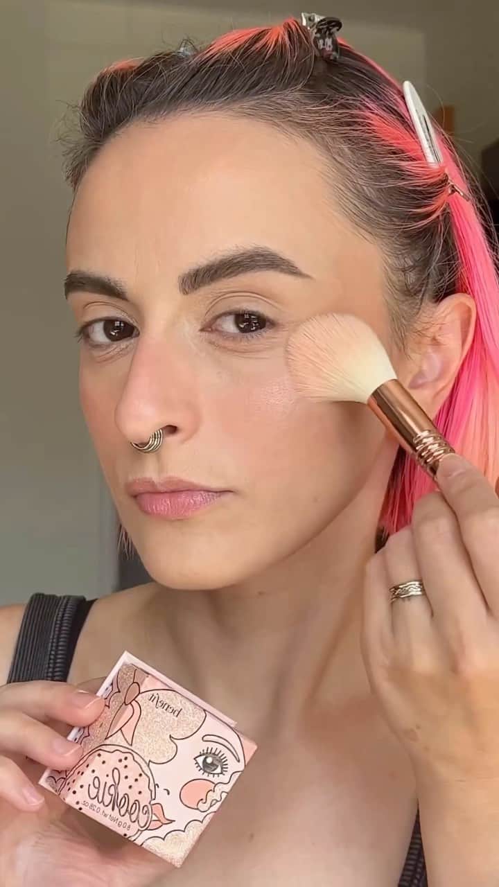 Benefit Cosmeticsのインスタグラム：「Confident in her #benefitbeat 😍 Here’s @dreaming_of_hell’s makeup deets for this fresh-faced look 👇⁠ ⁠ 💘 #fluffupbrowwax⁠ 💘 #preciselymybrowpencil⁠ 💘 #hoola bronzer⁠ 💘 #floratint⁠ 💘 #cookiehighlighter⁠ 💘 #fanfestmascara⁠ ⁠ #regram #friendswithbenefit」