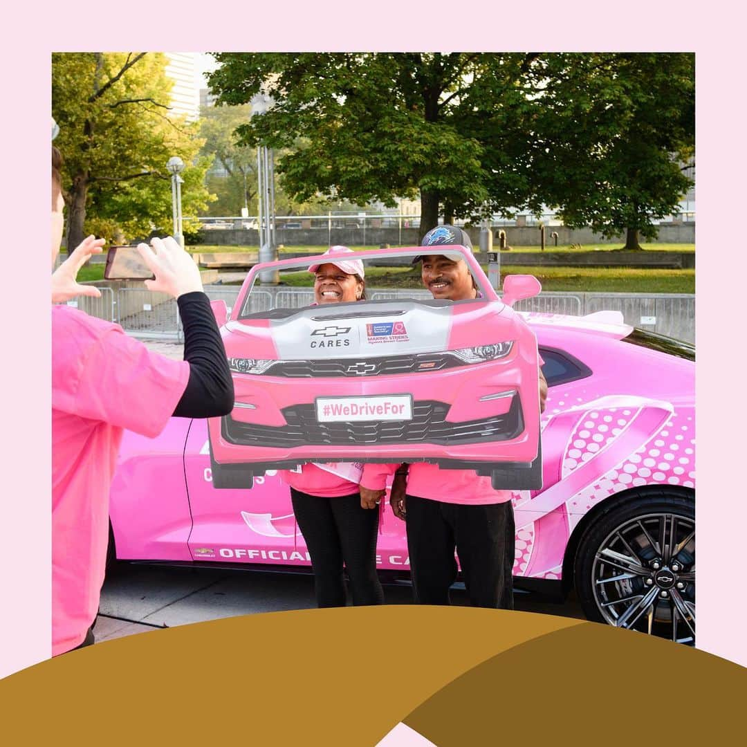 シボレーさんのインスタグラム写真 - (シボレーInstagram)「This is us making strides against breast cancer. Join us this October by sharing or resharing our post to your story with #WeDriveFor and #Chevy will contribute $5 (up to $170,000) to the @americancancersociety.」10月9日 23時18分 - chevrolet