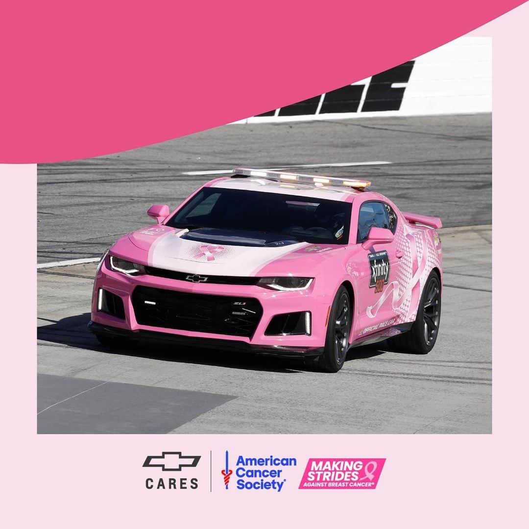 シボレーさんのインスタグラム写真 - (シボレーInstagram)「This is us making strides against breast cancer. Join us this October by sharing or resharing our post to your story with #WeDriveFor and #Chevy will contribute $5 (up to $170,000) to the @americancancersociety.」10月9日 23時18分 - chevrolet