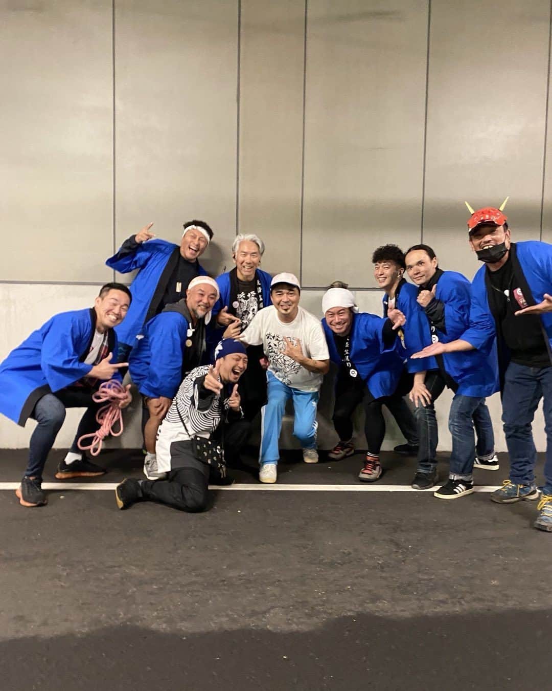 石野卓球のインスタグラム：「たちかわ妖怪盆踊りのスタッフのみなさんと。 (このあとみんなで殴りあいました！)」