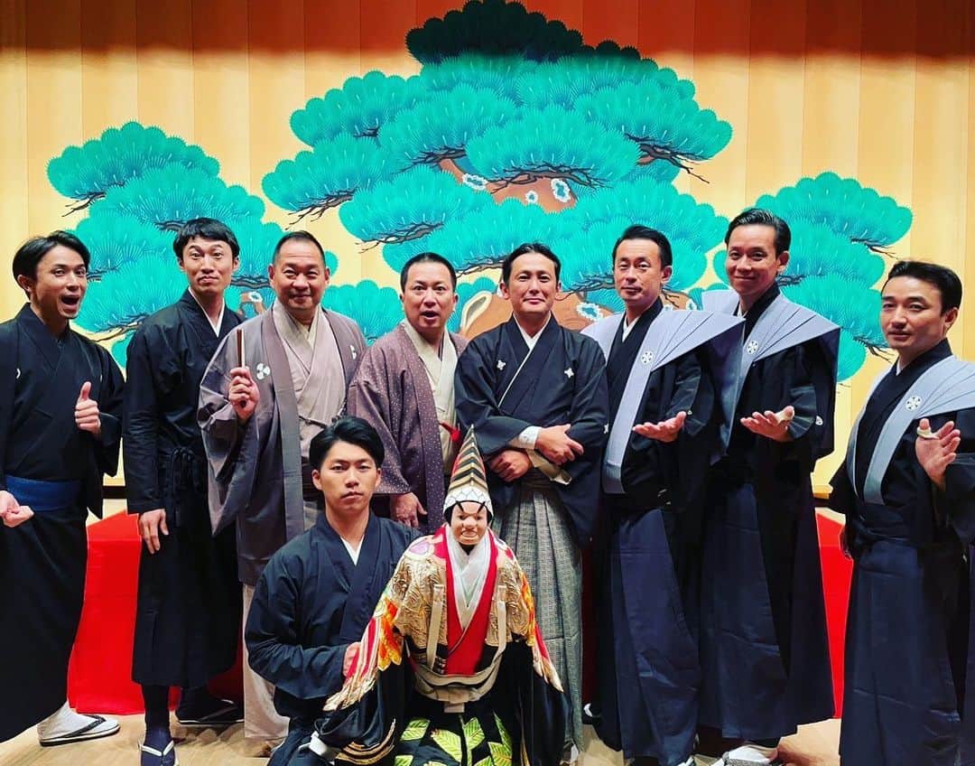 桂かい枝のインスタグラム：「あー‼️一年越しの玉翔さん企画「落楽パック」公演😆終わってもうたー  高知県立文化ホールと土佐清水市文化会館の2公演‼️  去年の独演会で繁昌亭でやった「落楽パック」をさらにパワアップさせた舞台🙆  めちゃくちゃ笑って、楽しんだ三日間でした😆  普段は個人活動なので、今回のように団体でチームで一つの演目を作り上げるのが、珍しい経験で、ものすごくやりがいがあった💪  同期の吉弥さんとこんなに長く色々やれたのも久しぶりで、めちゃくちゃおもろかった‼️  ありがとう〜吉田玉翔さん👌  #落語 #文楽 #寄席 #落楽パック」