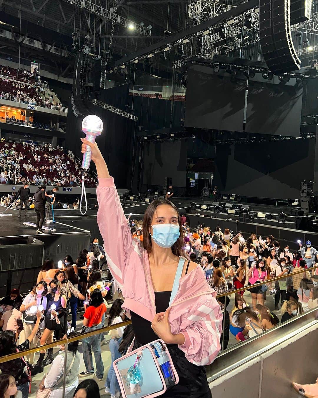 ミーガン・ヤングさんのインスタグラム写真 - (ミーガン・ヤングInstagram)「💎 A throwback to last year when we got to watch Seventeen's Be The Sun tour in Manila 😍 I'm soooooo excited for their tour in January 😆 praying I'm able to buy tickets for the section that I want!!! 💎」10月9日 23時10分 - meganbata
