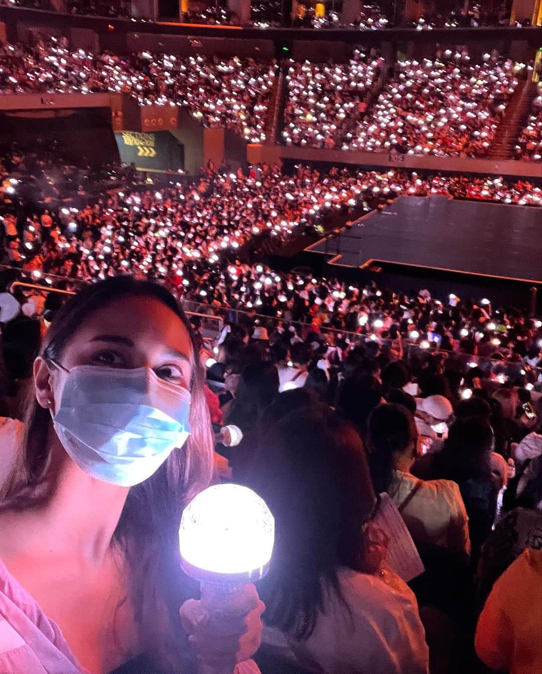 ミーガン・ヤングさんのインスタグラム写真 - (ミーガン・ヤングInstagram)「💎 A throwback to last year when we got to watch Seventeen's Be The Sun tour in Manila 😍 I'm soooooo excited for their tour in January 😆 praying I'm able to buy tickets for the section that I want!!! 💎」10月9日 23時10分 - meganbata