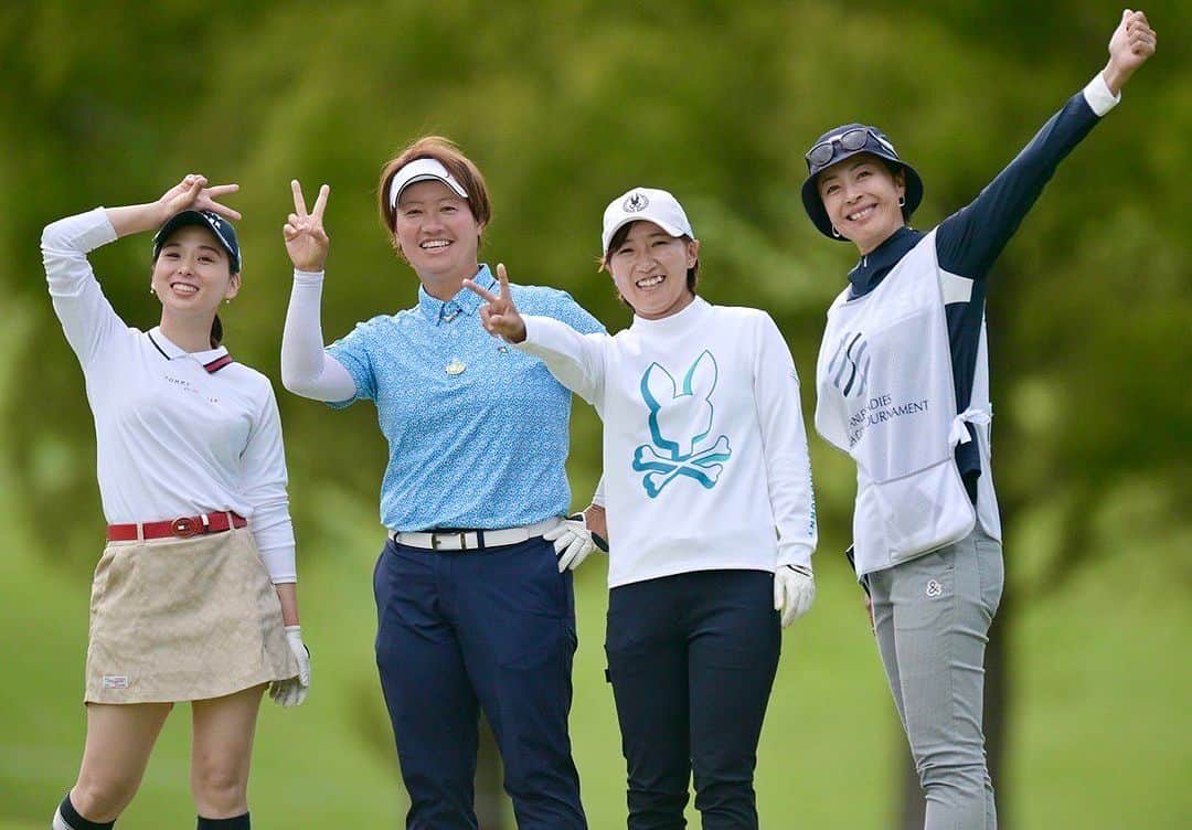 福田裕子のインスタグラム：「#スタンレーレディースホンダゴルフトーナメント   推薦で出場させて頂きました。  スタンレーさんにはこの様な機会を頂きありがとうございました。  予選落ちでしたが、色んな刺激を与えてもらった1週間でした。  来週からまたステップです。 ベストを尽くします。  #2日目のメンバー  #楽しかった  #エストレード　 #ドクターエア　 #コラントッテ　 #Smith  #ヒロリアルエステート　 #からだクリエイト　 #リルワンスター #Petitaccueil  #afewclinic  #堤電工　 #WOX酸素水」