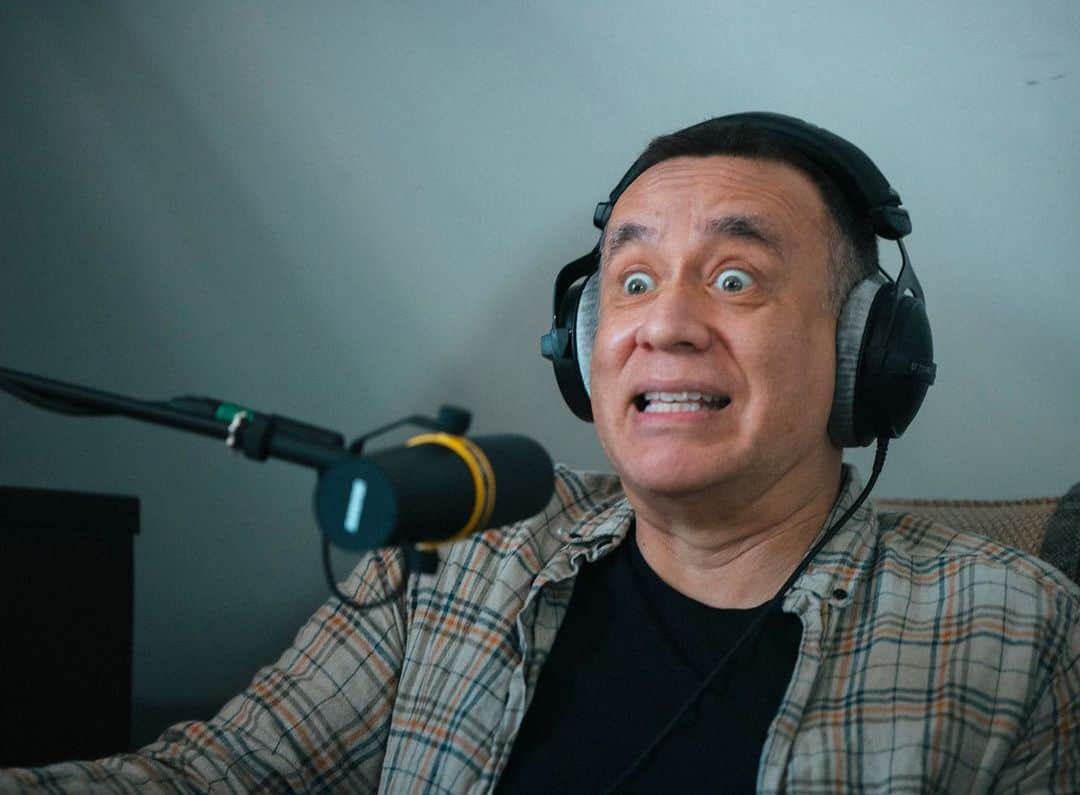 のインスタグラム：「Our Fred is the funniest Fred. My god do I love talking nonsense with him 💙💙💙💙 @sordociego @armchairexppod @spotifypodcasts」
