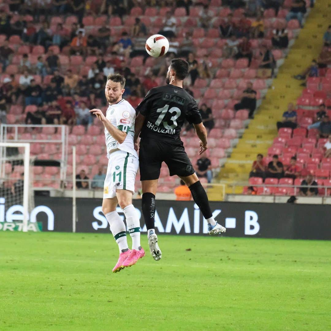 ファウジ・グラムさんのインスタグラム写真 - (ファウジ・グラムInstagram)「Three points 🙌🏾  #HTYvKNY 3-1 #SüperLig ⚽️ #FG」10月9日 23時42分 - ghoulam.faouzi