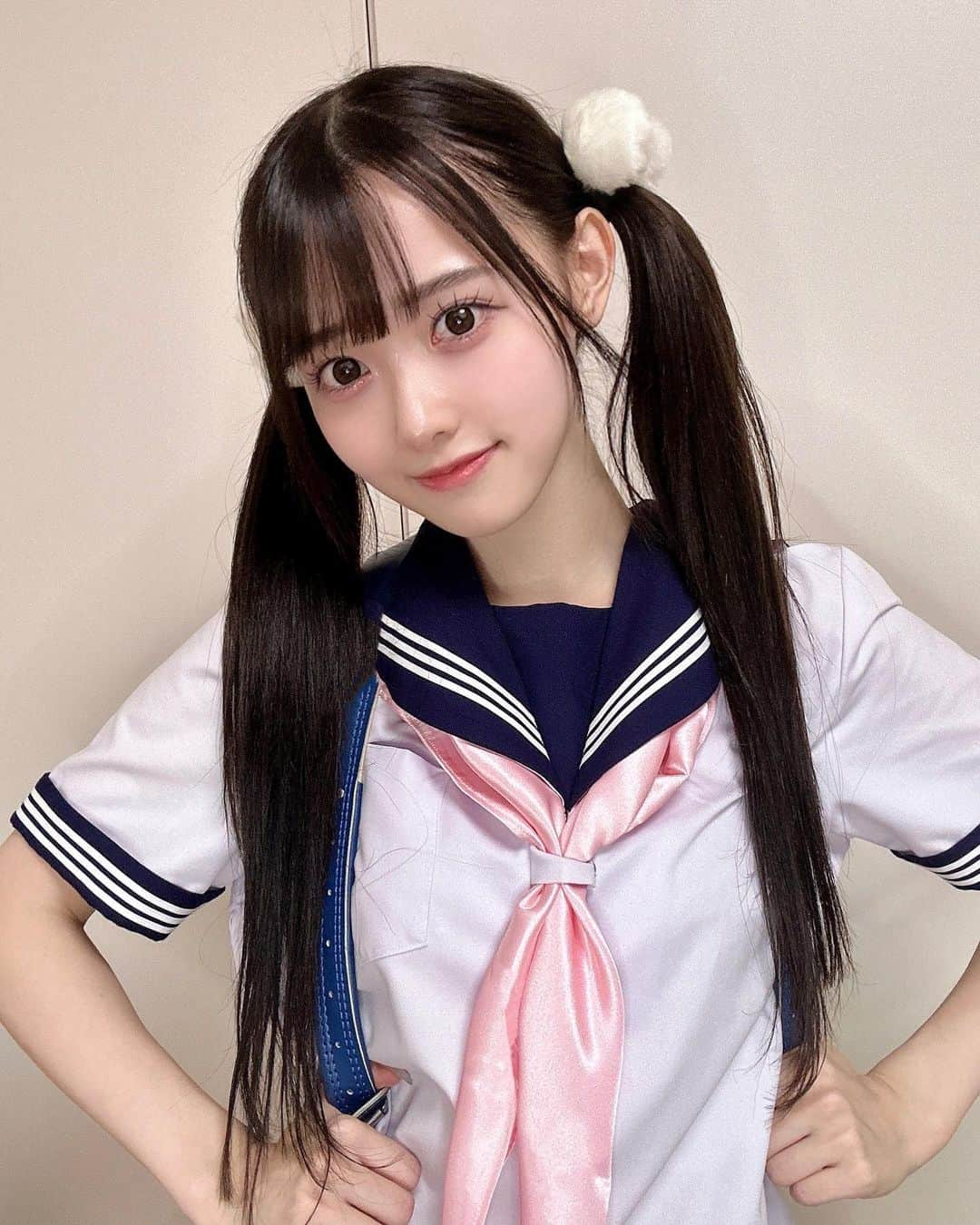 松本ももなさんのインスタグラム写真 - (松本ももなInstagram)「ももな好き？🎀ིིིིྀ ランドセルとセーラー服だぞ😂  すごい組み合わせだね！！ ‪TikTok‬の踊ってみたで着たよ💕  ※弟が前に使用していたランドセル🎒 ランドセルみんなとってあるかな？？  今日は福岡県さんの遠征ライブしてきたよ✨ #日韓文化交流フェスティバル🍯 とっても楽しかったよぉ🫧  🇯🇵ありがとう、🇰🇷 감사합니다.  また福岡県さんに会いに行きたい♡ みんなの地元に行きたいよぉ💕がんばるね✨  #セーラー服 #セーラー #制服 #富士ヨット学生服 #学生服 #女子高生 #高校生 #jk #jkブランド #なんちゃってjk #エクステ #コスプレ #cosplay #cosplaygirl #cosplaying #japanesegirl #kawaiigirl」10月9日 23時55分 - momona.1012