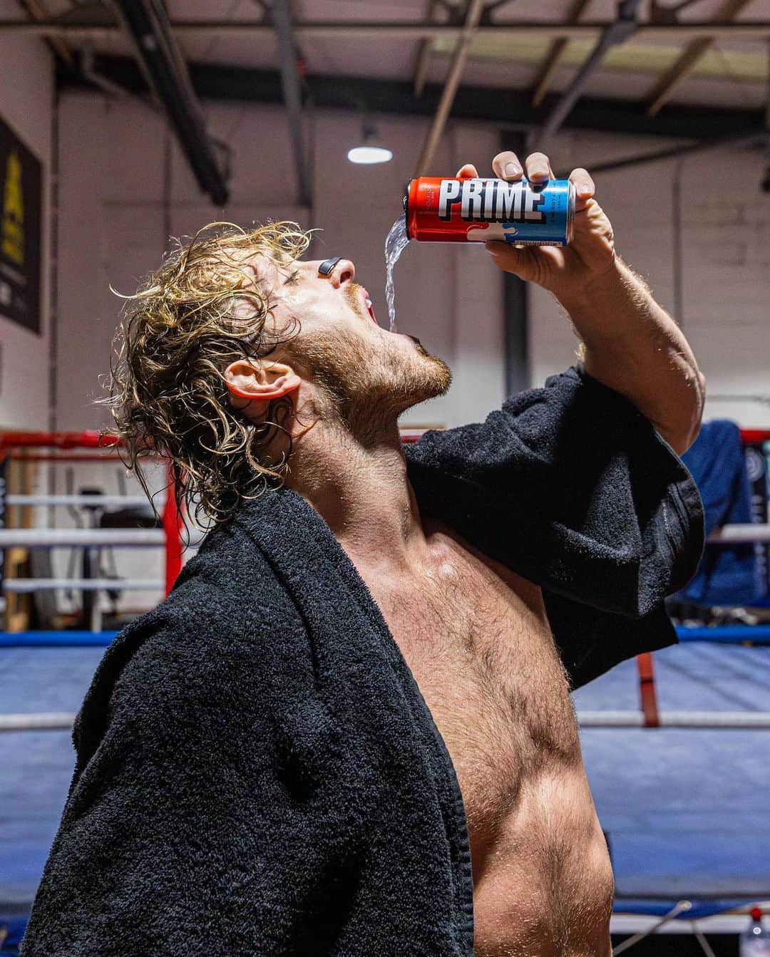 ローガン・ポールさんのインスタグラム写真 - (ローガン・ポールInstagram)「IT’S FIGHT WEEK! 10/10 training camp powered by @drinkprime 👊🏼  watch me beat this coward to a pulp this Saturday 10/14 on the PRIME card DAZN PPV —> DAZN.com @daznboxing」10月10日 0時09分 - loganpaul