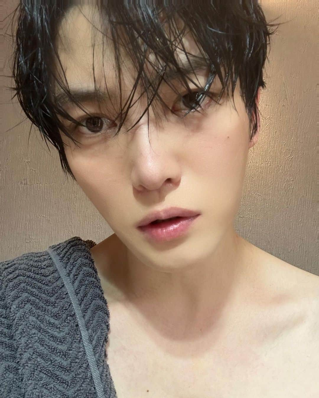 キム・ジェジュンさんのインスタグラム写真 - (キム・ジェジュンInstagram)「한시간 오리와 반신욕..이걸로 감기야 심해지지 말아랏」10月10日 0時26分 - jj_1986_jj