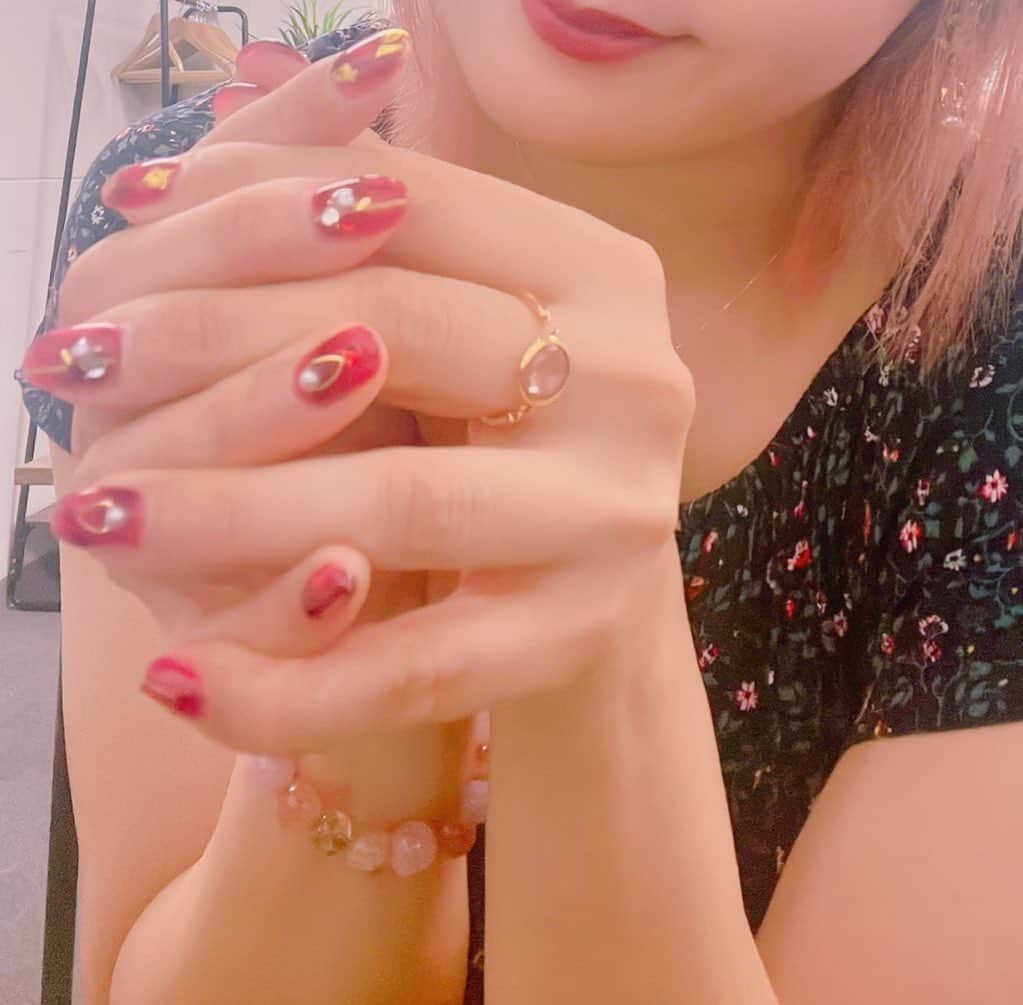のインスタグラム：「ネイルは あかべっこう！」