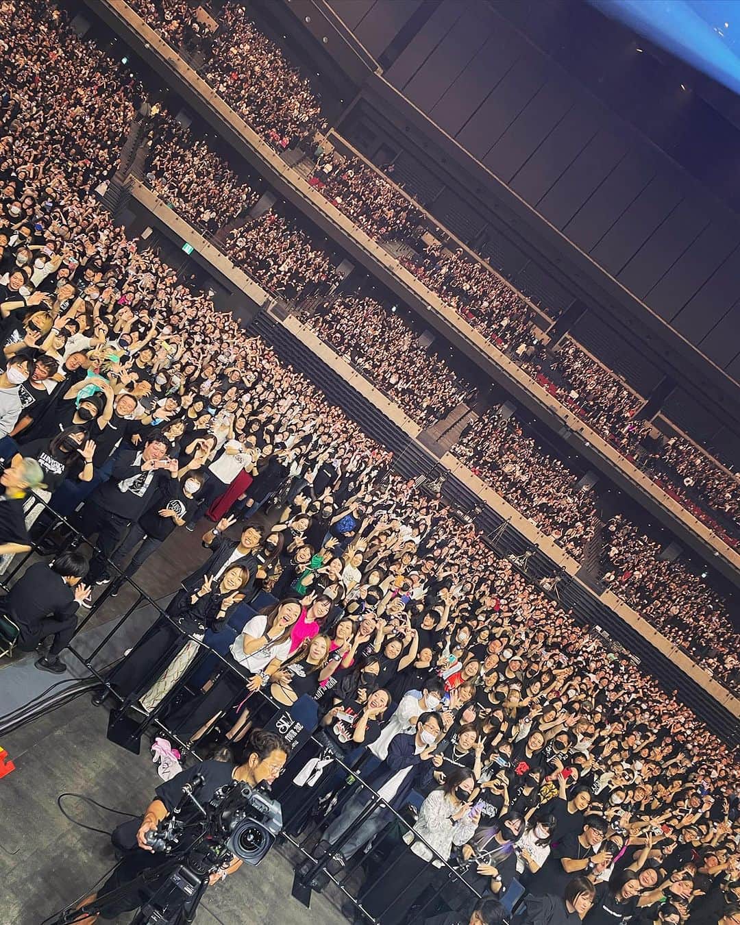 SUGIZOさんのインスタグラム写真 - (SUGIZOInstagram)「From Yokohama with Love 1008.  LUNA SEA K-Arena Yokohama公演、素晴らしい2Daysでした。 みんな本当にありがとう。 こんな混迷の時に、それでもライヴという帰れる場所がある奇跡に感謝しかありません。  年末までアリーナツアーを駆け抜けます。 みんな、各地で会おう。  #LUNASEA  #LS  #DUALARENATOUR  #MOTHERvsSTYLE  #Kアリーナ横浜」10月10日 0時44分 - sugizo_official