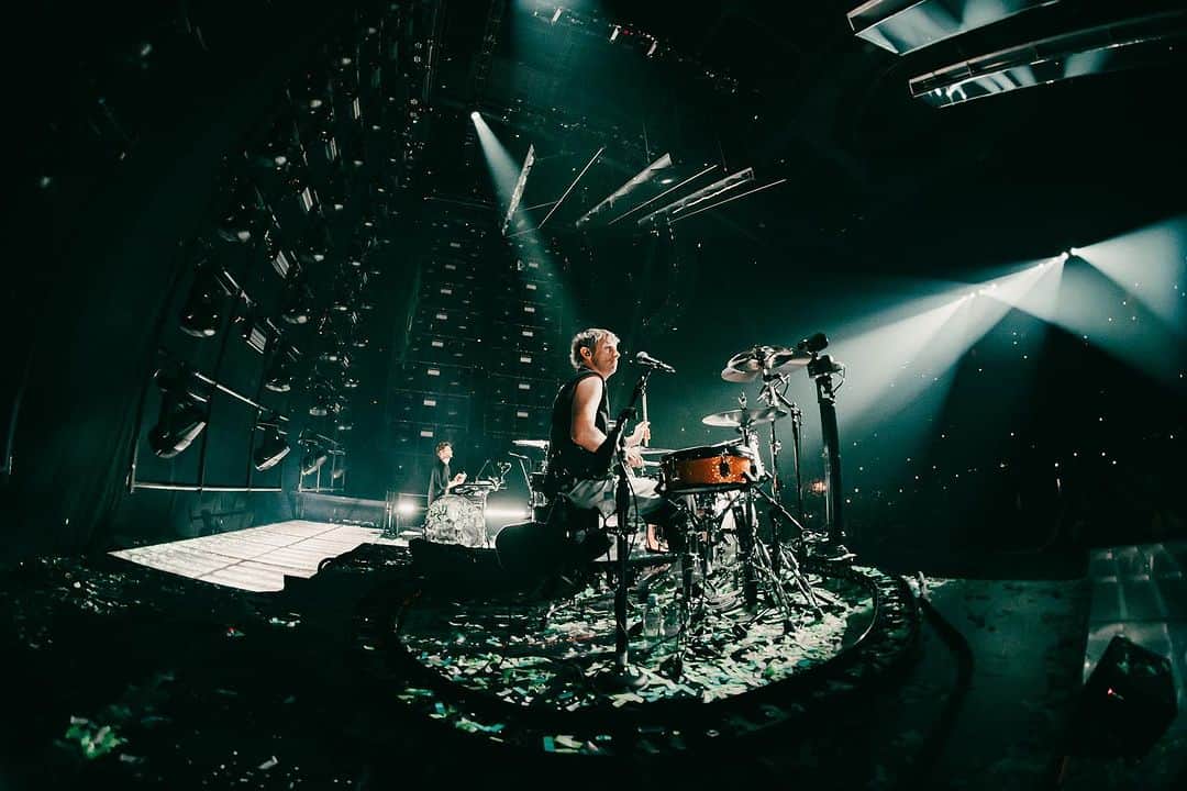 MUSEさんのインスタグラム写真 - (MUSEInstagram)「This last run of shows has been amazing. Thanks to all our fans in the UK and Dublin for making them so special 🔥 Mexico we'll see you in a month for @hellandheavenfest 🇲🇽 📷 @federicaburellii」10月10日 0時44分 - muse