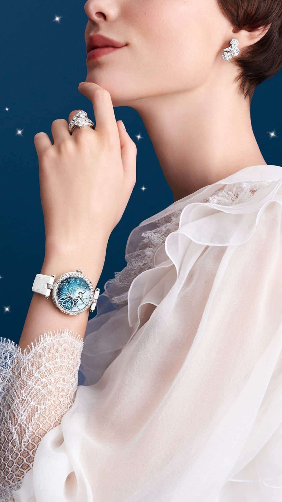 ヴァンクリーフ&アーペルのインスタグラム：「Let the Lady Féerie watch illuminate your wrist. In a dreamlike scene, a fairy in a sapphire and diamond gown points to the minutes, while the Moon harbors the passing hours.  #VCALadyFeerie #PoetryOfTime #VCAwatch #VanCleefArpels」