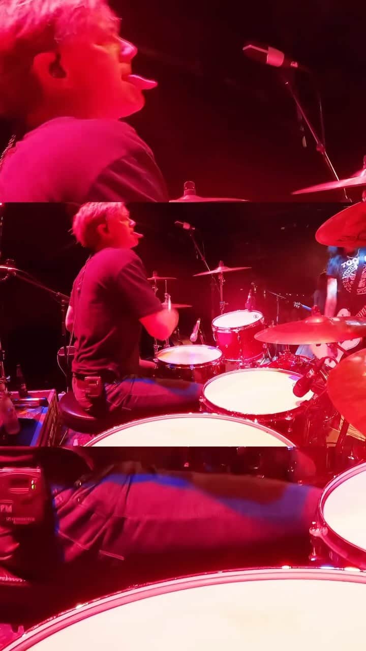 シェーン・ガラースのインスタグラム：「Happy Thanksgiving! (in Canada) Looking forward to some upcoming shows in my motherland with @toquerocks  Edmonton AB Nov 17th Calgary AB Nov 18th Check our website (toqueband.com) for deets」