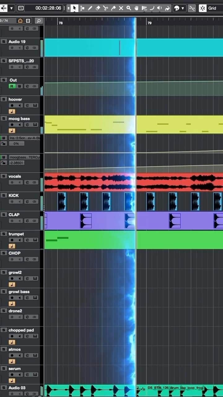 シン・コールのインスタグラム：「Doja Cat remix finished! 😈🎹 ⏯️   #dojacat #paintthetownred #remix #musicproducer #techhouse #dancemusic #housemusic #reels #reelinstagram #scarlet #reel #beatmaker #doja #youtube #dj #melodichouse」