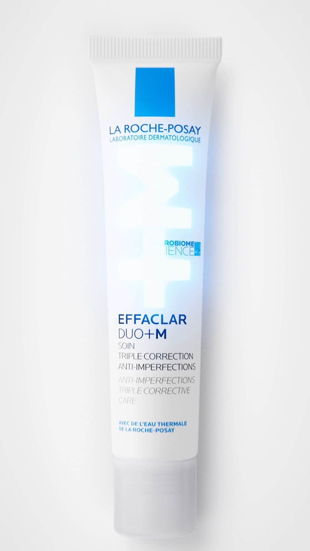 La Roche-Posayのインスタグラム：「Acne-prone skin, the wait is over! Get ready to experience ultra-targeted anti-imperfection correction at its fastest with our newly improved Effaclar Duo+M. 🎯💫 Our #1 just got even better! Powered by the latest in microbiome science, this true innovation has a lot to offer: 🎯 Specifically targets the bacteria that can cause acne.  👁️ 8h visible results*.  🤩 In 28 days: -66% blackheads, -44% pimples, and -45% marks.   Are you as excited as we are? Let us know below!  *Clinical study, 54 subjects, after one application  All languages spoken here! Feel free to talk to us at anytime. #larocheposay #effaclar #acneproneskin Global official page from La Roche-Posay, France.」