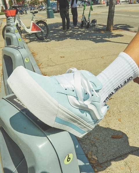 vans girlsさんのインスタグラム写真 - (vans girlsInstagram)「Level up with the Knu Stack. Fresh color ways are available at the link in bio.」10月10日 1時01分 - vansgirls