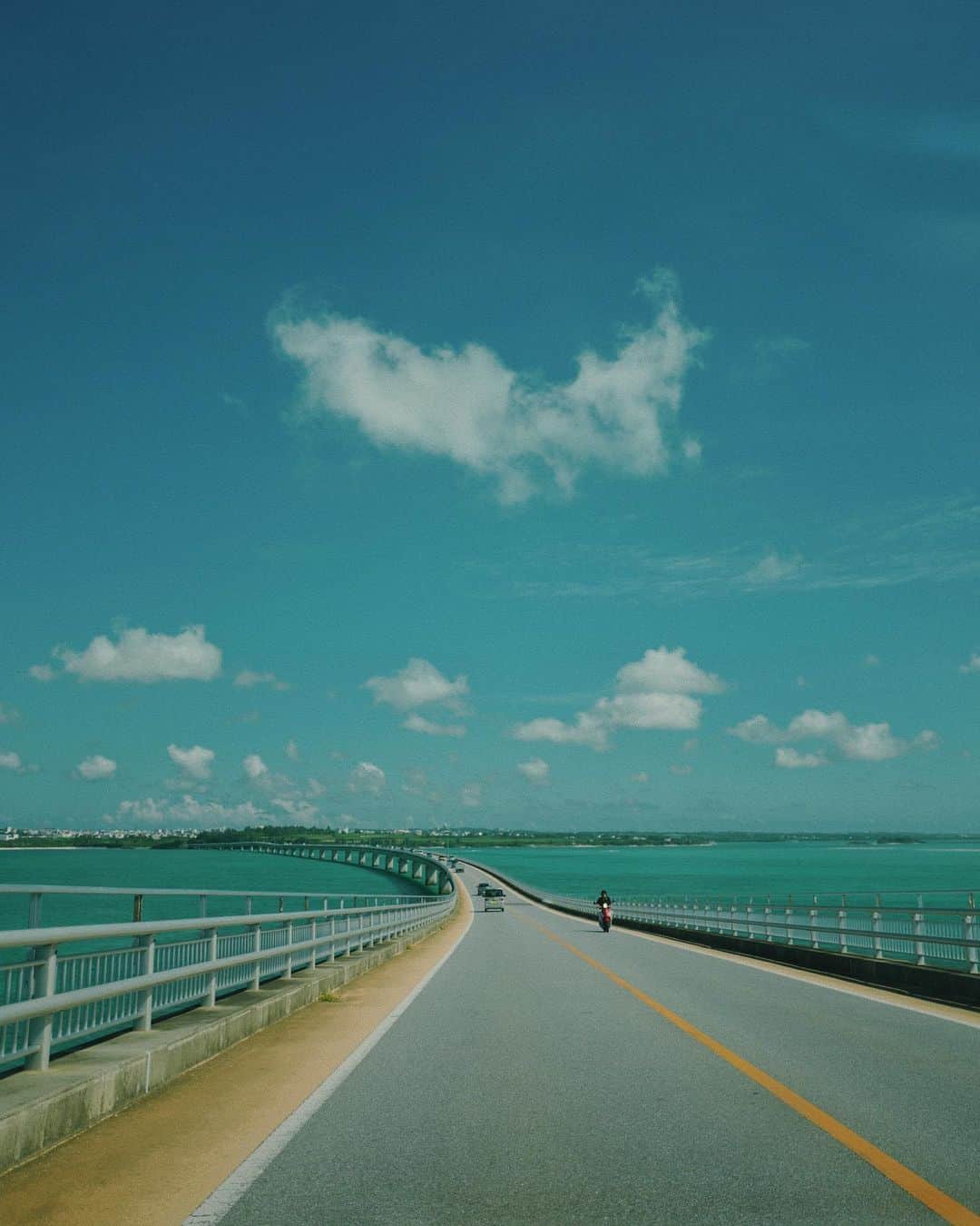池田泉さんのインスタグラム写真 - (池田泉Instagram)「⁡ ⁡ 遅い夏休み、宮古島に来ました。 ここは、なんてなんて美しい場所なんでしょう、、、 ⁡」10月10日 10時43分 - xxizumi123xx
