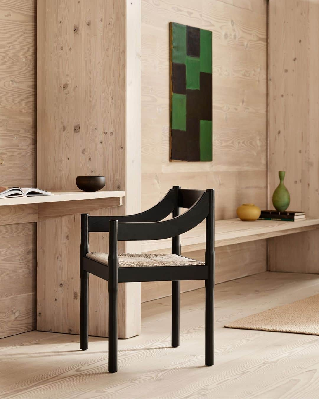 フリッツハンセンのインスタグラム：「Introducing new versions of the charismatic Carimate™ in black and untreated beech.⁠ ⁠ Instantly recognisable, Vico Magistretti’s iconic chair was designed in 1959.⁠ ⁠ Now available in untreated beech and black-coloured ash, the Carimate™ chair continues to captivate with its timeless design and enduring appeal.⁠ ⁠ Explore more via the link in bio. ⁠」