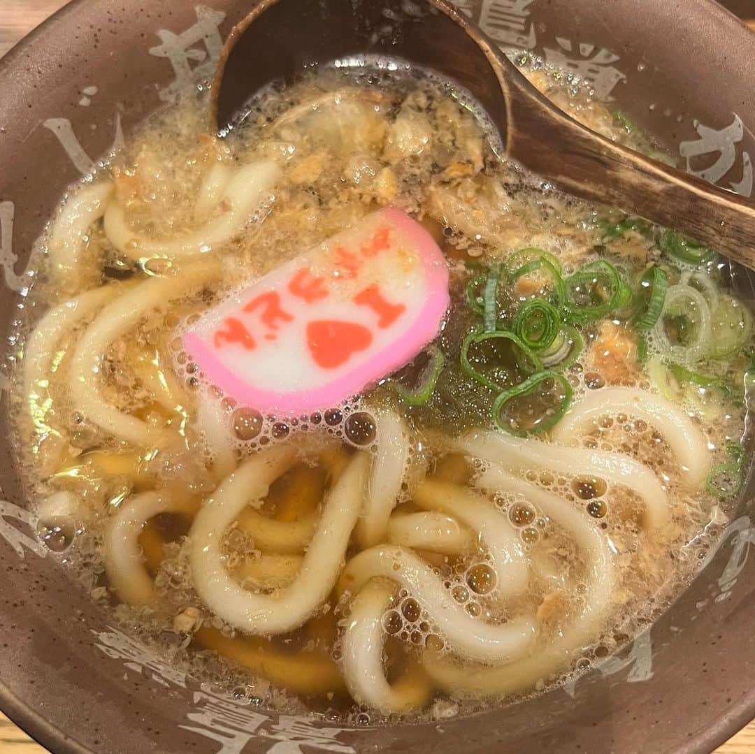 矢部ユウナさんのインスタグラム写真 - (矢部ユウナInstagram)「MYTH PIZZA TABETAI🍕 in OSAKANIGHT⭐︎⭐︎⭐︎⭐︎  @kai1myth  いつもありがとう😊 今日からポップアップ開催してる みたいなので行ってみて〜！  ばんちゃんさんとも久々に お話しできて嬉しかった💯  YouTube見てますの声も嬉しかったでーす！ ありがとう動画更新するー😊😂」10月10日 11時12分 - yunaaay1030
