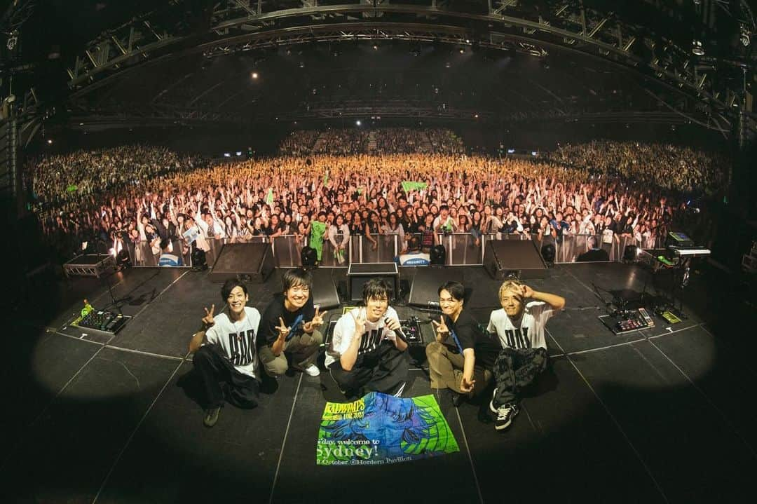 武田祐介さんのインスタグラム写真 - (武田祐介Instagram)「Sydney🇦🇺  Thank you so much for your warm welcome to our first show in Australia. We had a great time last night. You guys are awesome!! Can’t wait to see you again!  📷#takeshiyao」10月10日 11時34分 - yusuke_takeda_