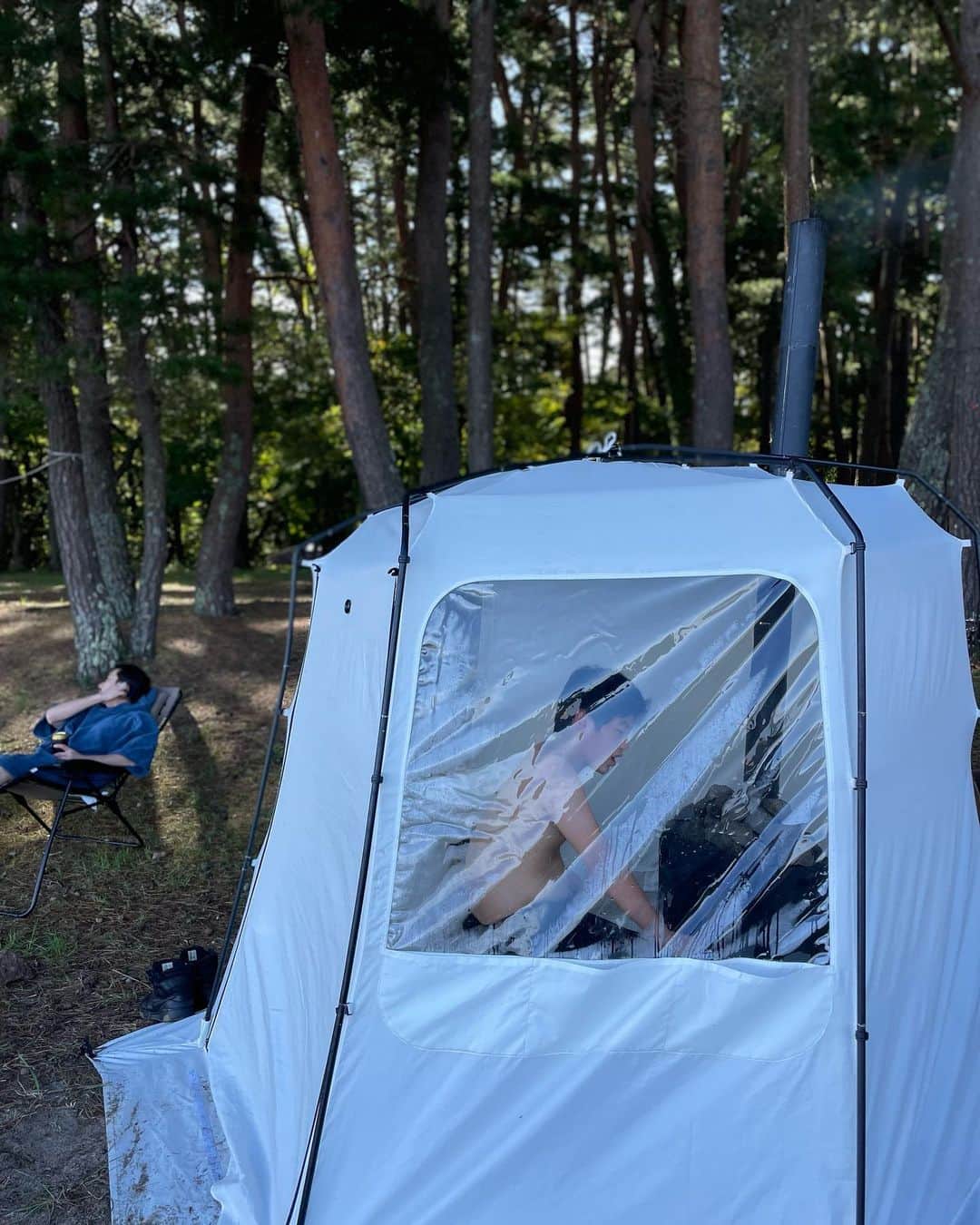 yoka1124さんのインスタグラム写真 - (yoka1124Instagram)「⛺️🏕️⛺️  . 連休は福島県の猪苗代湖でキャンプ @shizuka.watanabe   テントサウナとカヤックをレンタルして いつもと違ったキャンプに  サウナ入ったらそのまま湖にドボンするんだよ🤣  子供達はカヤック乗ってカードゲームして花火して ずーっと楽しそうだった♡  最高すぎて定番キャンプになりそう  今回のキャンプ道具はほぼ @workman_plus  お値段プチプラなのにめっちゃ使えるアイテムばかり！  あー本当に楽しかったな♡  . . #キャンプ#キャンプ飯 #テントサウナ#サウナ#カヤック#猪苗代湖#猪苗代湖キャンプ #ファミリーキャンプ #キャンプ好きな人と繋がりたい #アウトドア#workman #ワークマン#ワークマンキャンプ#camping #camp」10月10日 11時35分 - yoka1124