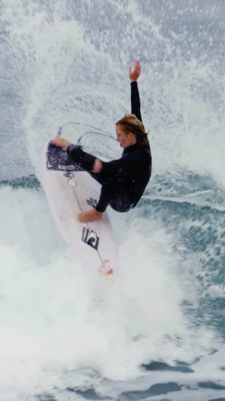 ニクソンのインスタグラム：「TOASTED to perfection.   Team rider @caitysimmers goes full attack mode in her latest film, “Bell Jar”.   Hit the link in our bio to watch the full film.」