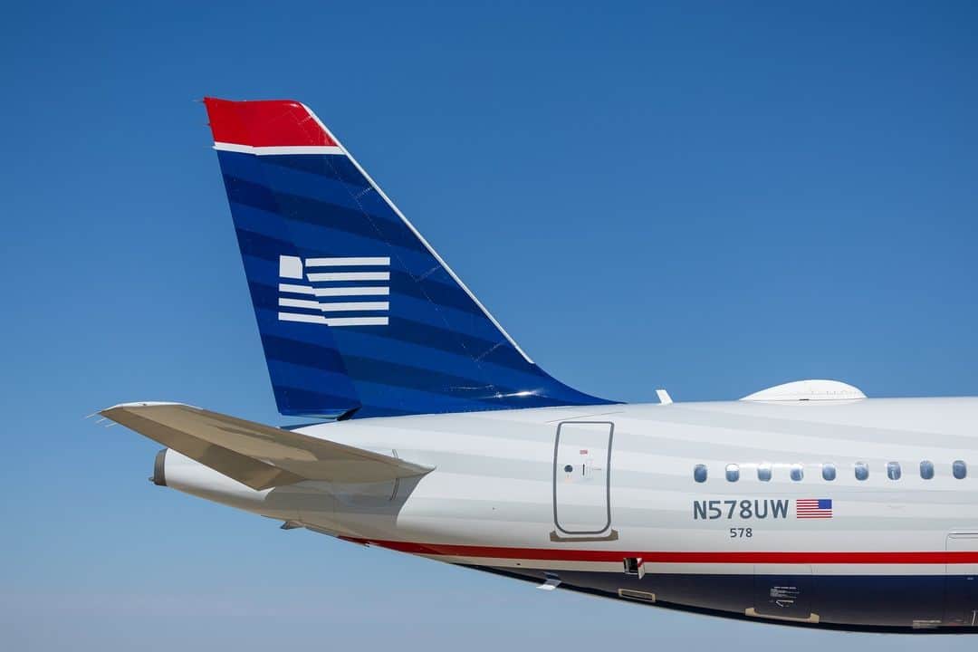 アメリカン航空さんのインスタグラム写真 - (アメリカン航空Instagram)「Monday fit check. 😍 Detail shots of our newly painted US Airways A321 heritage livery. ✈️ Have you spotted it in the skies yet? 👀 📸」10月10日 3時19分 - americanair