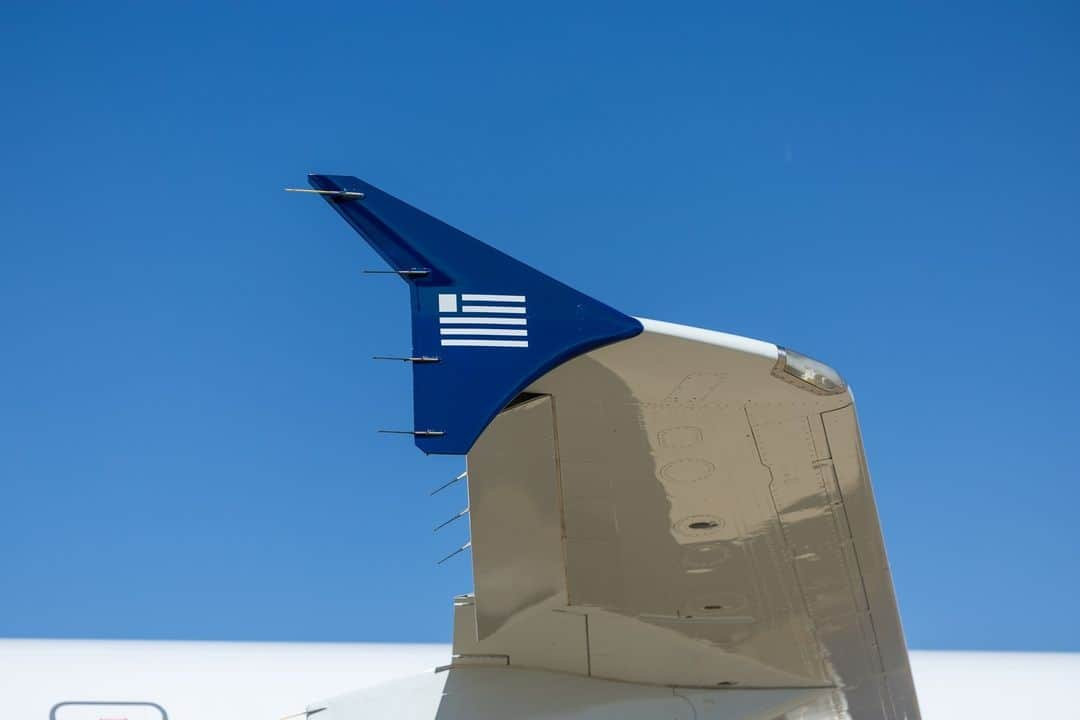 アメリカン航空さんのインスタグラム写真 - (アメリカン航空Instagram)「Monday fit check. 😍 Detail shots of our newly painted US Airways A321 heritage livery. ✈️ Have you spotted it in the skies yet? 👀 📸」10月10日 3時19分 - americanair