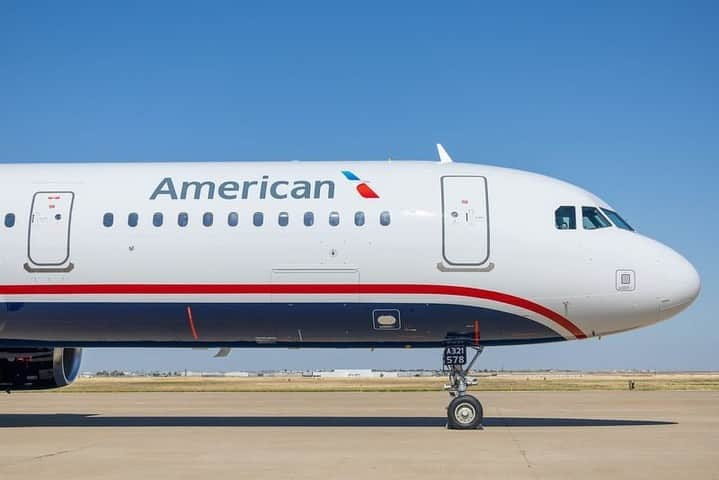 アメリカン航空さんのインスタグラム写真 - (アメリカン航空Instagram)「Monday fit check. 😍 Detail shots of our newly painted US Airways A321 heritage livery. ✈️ Have you spotted it in the skies yet? 👀 📸」10月10日 3時19分 - americanair