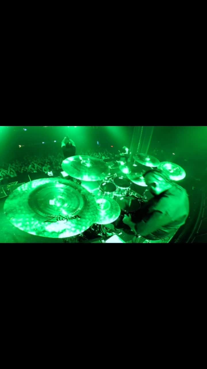 Of Mice & Menのインスタグラム：「THANK YOU MONTRÉAL!! What an amazing start to this awesome tour with @bfmvofficial & @vended_official!!  This is a tour you do not want to miss! Get your tickets at ➡️OFMICETICKETS.COM」