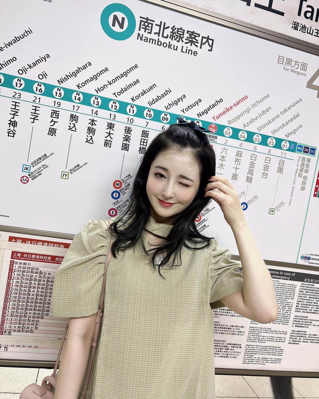 新希咲乃さんのインスタグラム写真 - (新希咲乃Instagram)「🚞𓂃 𓈒𓏸𑁍‬ 南北線は思い出あるんだ🫏  👗 @miss_me_by_chaling  実は大好きな @saaya.xoxo と一緒にコラボ服作ってるよ〜♡ 12月くらいにはお披露目できそう！！ イベントも計画中してるよ🥰  👖 @snidel_official  👜 @cafune.official  👓 @rayban    #新希咲乃  #missmebychaling  #今日のコーデ  #snidel  #cafune  #スナイデル  #ハーフアップ  #ハーフアップアレンジ」10月10日 7時30分 - niki_sakino