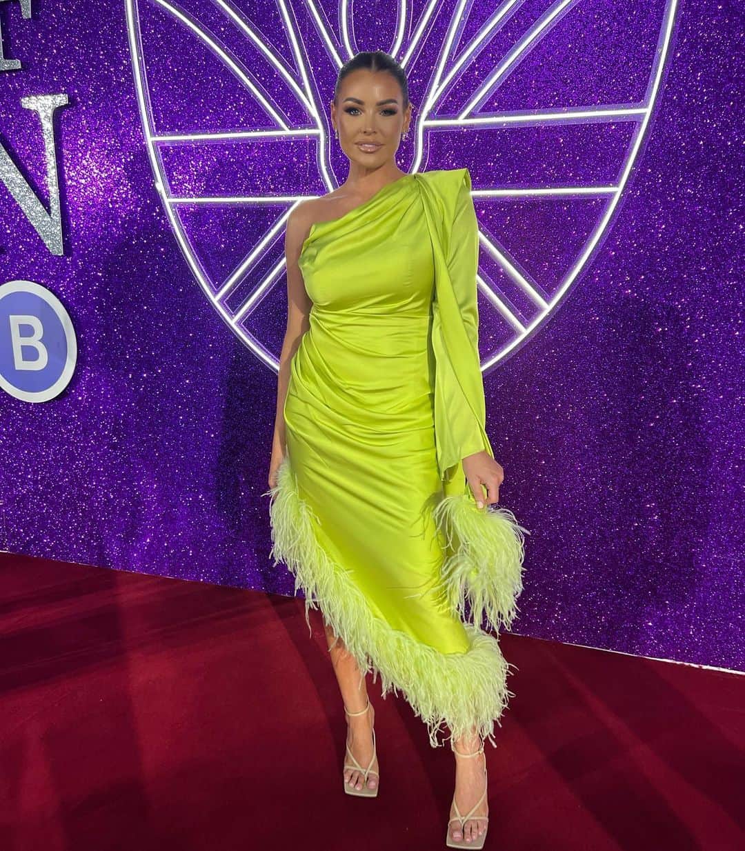 Jessica Wrightのインスタグラム：「Proud to be 🇬🇧  @prideofbritain 💜💚」