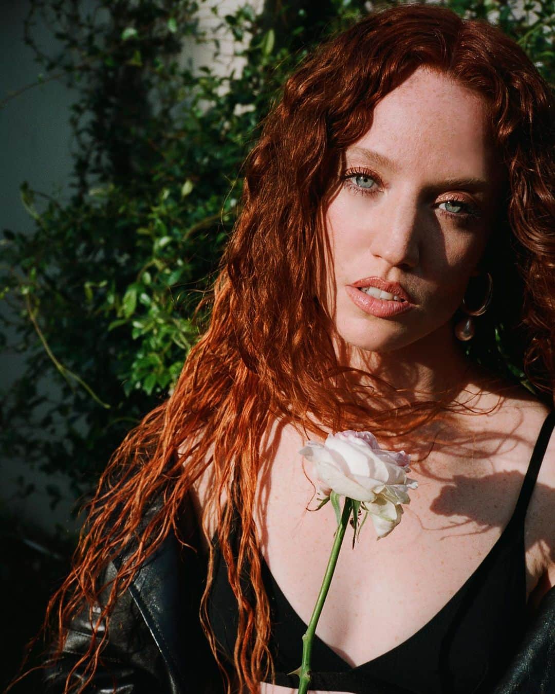 ジェス・グリンのインスタグラム：「Cause a rose is still a rose Baby girl, you're still a flower」