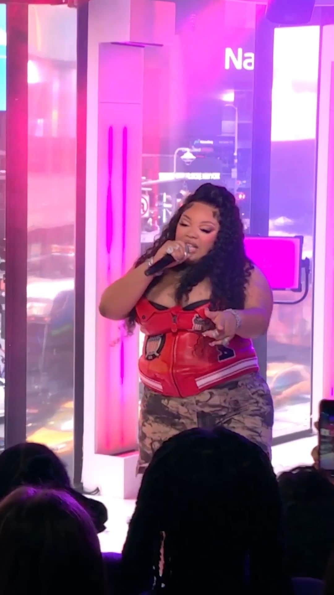 のインスタグラム：「Entire audience got in their bag as @maiyathedonn performed "TELFY" 👛  Catch the full #MTVFreshOut performance on MTV's YouTube!」