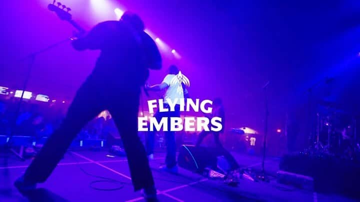 のインスタグラム：「EMBERS IN ACTION 💪 A BIG THANK YOU to @NeverendingFall and @Donavon_Frankenreiter for making such an impact in our hometown of Ventura for the Embers In Action show.   The night consisted of a quick set @Rinconbreweryinc before back-to-back FREE shows @Venturamusichall that not only made for an epic performance but also rallied support for Ventura Fire Fighters and the communities they protect through @theembersfoundation.  🎥: @kevinrousso」