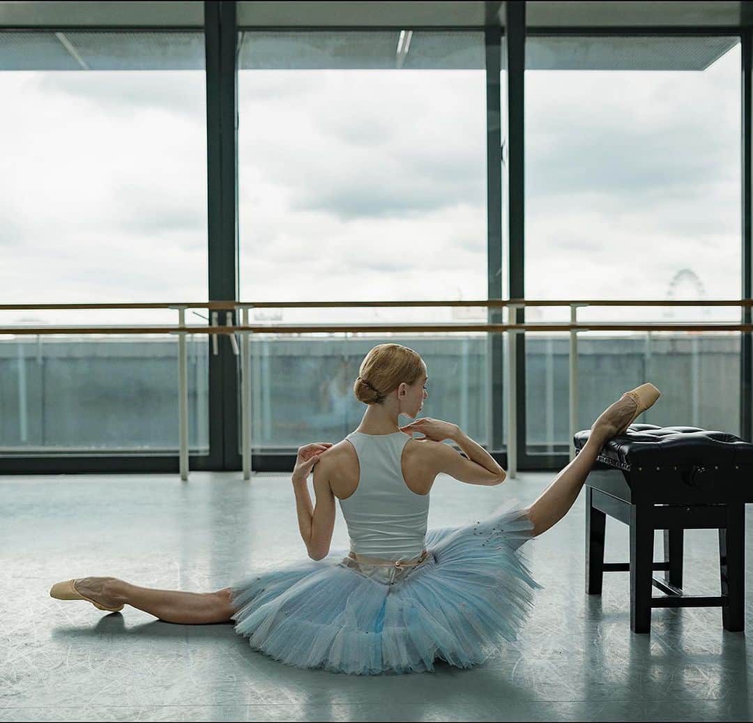 ballerina projectさんのインスタグラム写真 - (ballerina projectInstagram)「𝐅𝐥𝐚𝐬𝐡 𝐒𝐚𝐥𝐞 📸 on Ballerina Project Instax Collections and remaining large format limited edition prints. 𝘠𝘰𝘶 𝘤𝘢𝘯 𝘧𝘪𝘯𝘥 𝘰𝘶𝘳 𝘌𝘵𝘴𝘺 𝘴𝘵𝘰𝘳𝘦 𝘭𝘪𝘯𝘬 𝘰𝘯 𝘰𝘶𝘳 𝘐𝘯𝘴𝘵𝘢𝘨𝘳𝘢𝘮 𝘢𝘤𝘤𝘰𝘶𝘯𝘵 𝘱𝘢𝘨𝘦.  @iana_salenko #ianasalenko #ballerinaproject」10月10日 4時36分 - ballerinaproject_