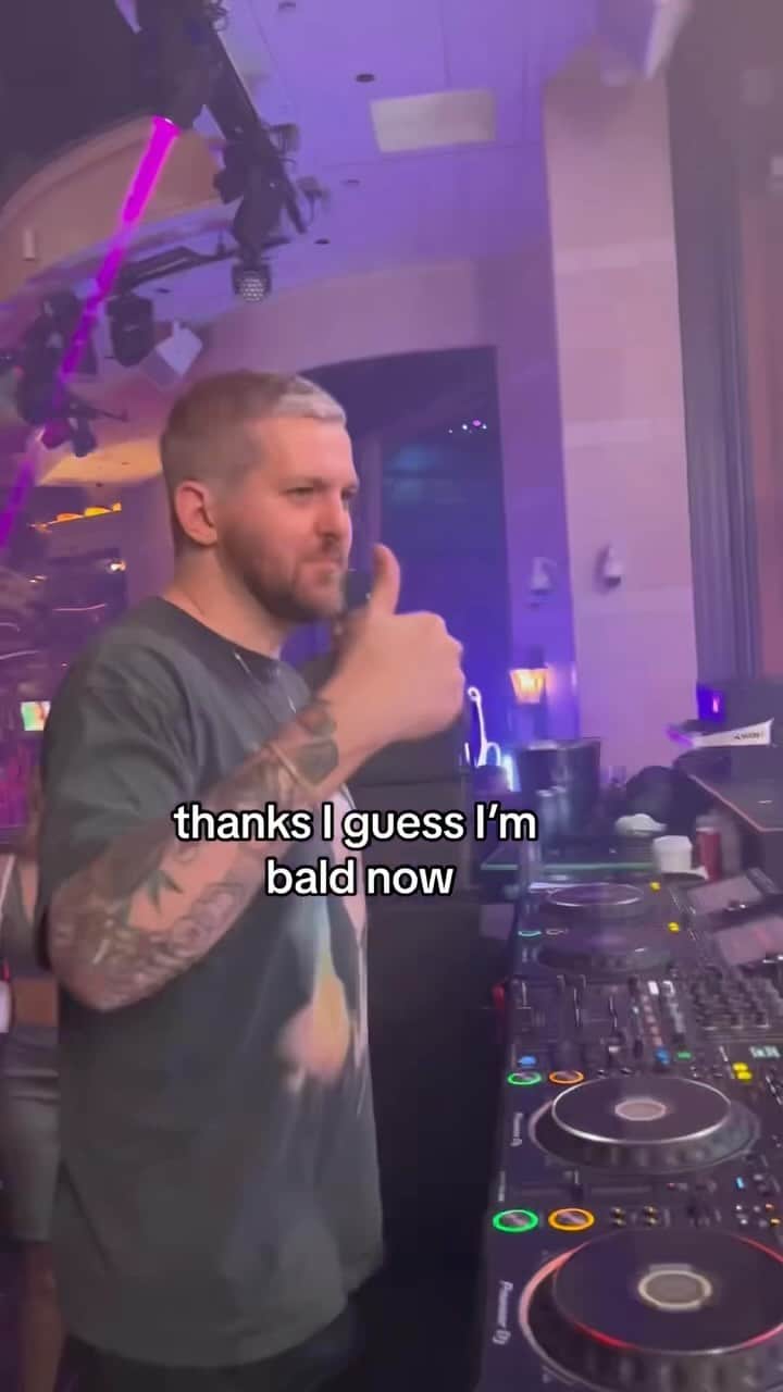 ディロン・フランシスのインスタグラム：「I’m not bald」