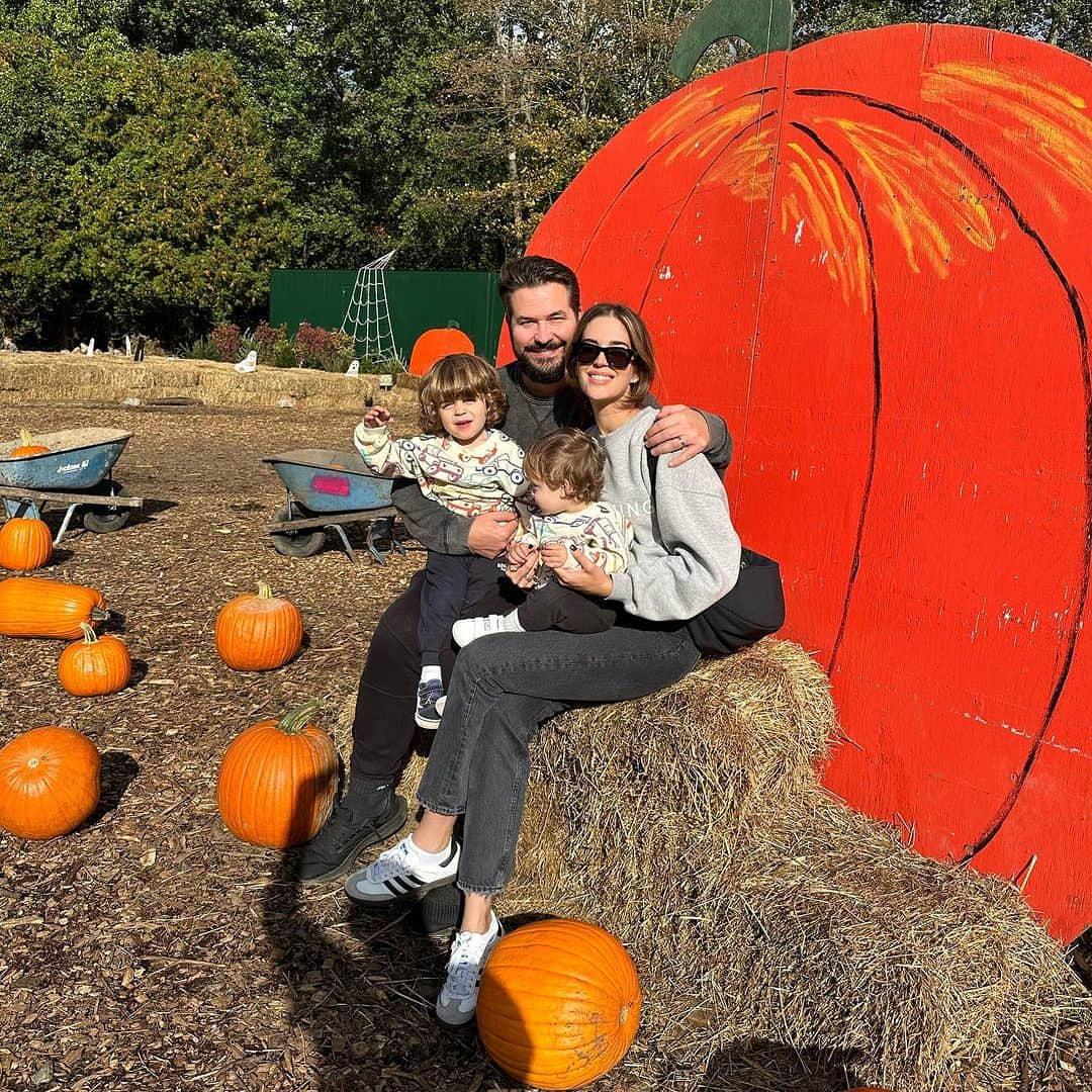 クララ・アロンソのインスタグラム：「🎃👻🧙🏼‍♀️」