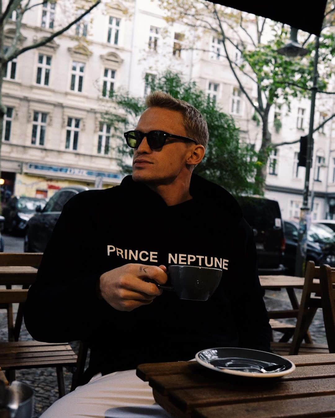 コーディー・シンプソンさんのインスタグラム写真 - (コーディー・シンプソンInstagram)「Cappuccinos in Germany as we drop the new @princeneptune」10月10日 5時37分 - codysimpson