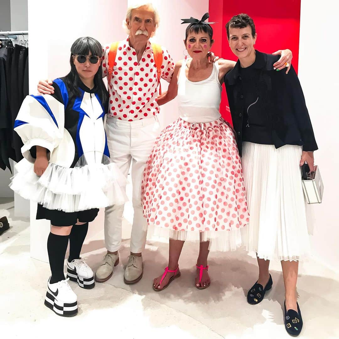 大森美希さんのインスタグラム写真 - (大森美希Instagram)「Many thanks for the new Comme des Garçons Paris Store opening event at 56 Rue du Faubourg Saint-Honoré 75008   Dress : JUNYA WATANABE Pants : BLACK Comme des Garçons Shoes : NIKE x Comme des Garçons  Photo @soenonline  @commedesgarcons  @commedesgarconsparis  @parisfashionweek   コムデギャルソンの新店舗オープンを記念して、パリコレ期間中に開催されたイベントにお邪魔しました。  憧れの方々と写真を撮っていただいてめちゃくちゃ光栄です。ありがとうございました。  #commedesgarcons #paris #commedesgarçons #commedesgarconsaddiction #parisfashionweek  #pfw #peoplewearingcommedesgarcons #fashion #cdg #reikawakubo #junyawatanabe #fashionweek   #パリコレ #コムデギャルソン #ファッションウィーク #パリ #ジュンヤワタナベ #川久保玲 #渡辺淳弥 #ファッション #パリファッションウィーク」10月10日 6時41分 - mikiomori_