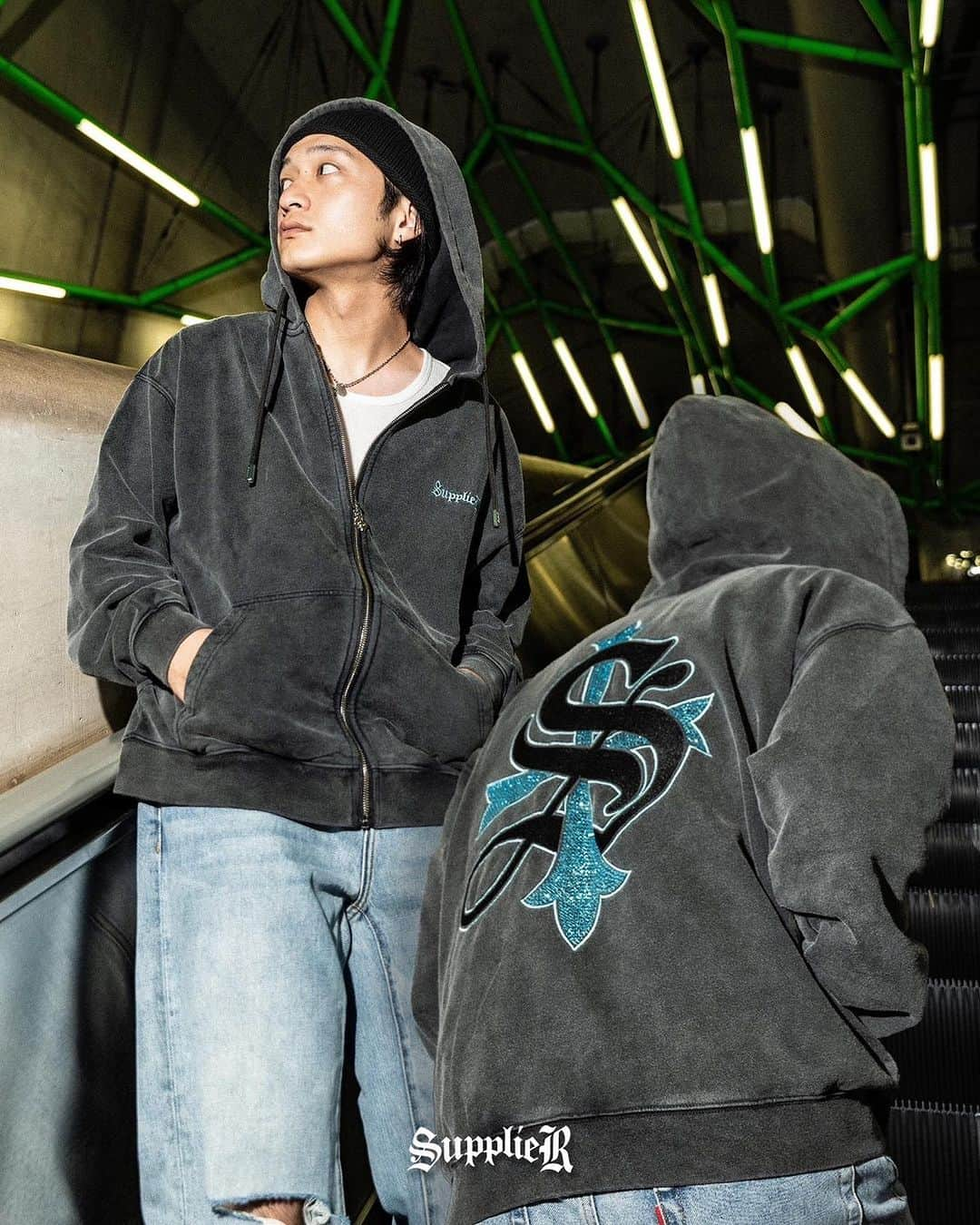 L.H.Pさんのインスタグラム写真 - (L.H.PInstagram)「. Supplier Rhinestone Cross Zip Hoodie exclusive for LHP  launching from 2023.10.14.sat _______________  Color : BLUE.PINK.BLACK Size : M.L.XL Price : ¥20,900 (in Tax) _______________ model : @agefactory  photographer : @uran_sakaguchi   @supplier_official  @lhp_official  #supplier」10月10日 12時19分 - lhp_official