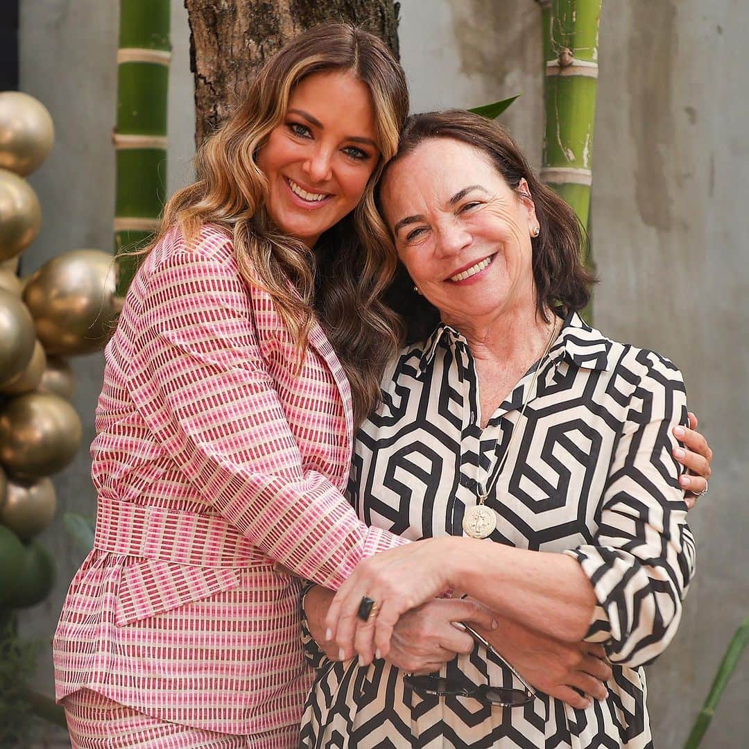 Tic iPinheiroさんのインスタグラム写真 - (Tic iPinheiroInstagram)「1 ano de muitas saudades💔🥺🫶 Sogrinha, Te amarei eternamente. Obrigada por ter feito parte da minha vida e ter sido sempre muito especial.」10月10日 7時25分 - ticipinheiro