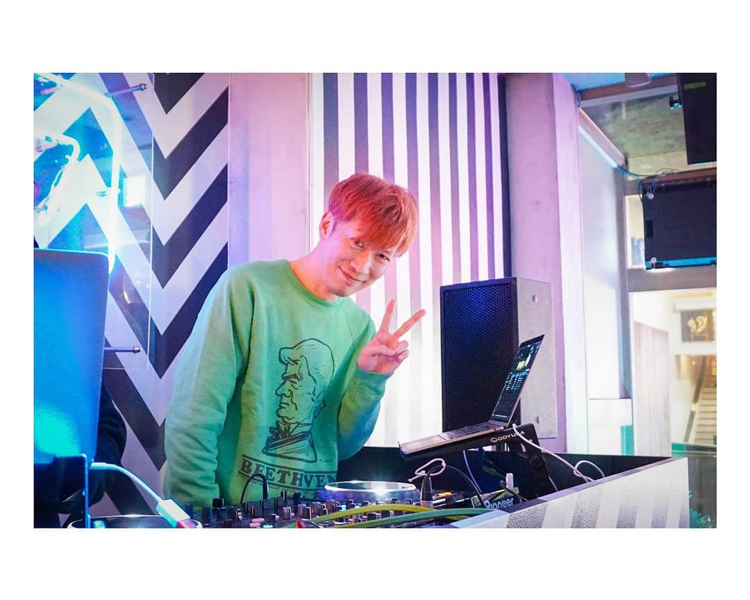 DJ U-ICHIさんのインスタグラム写真 - (DJ U-ICHIInstagram)「【DJ info】 10月20日（金）大阪 #sevenHOUSE にて DJやらせていただきます♪  前回が3月の時もアットホームで楽しい空間でしたので、今回もそんな空間になったらいいなと思ってます。 金曜日の夜、一緒に楽しみましょう！  お時間ある方、はじめましての方も、ぜひぜひウェルカムです。 良い音楽聴いて一緒に乾杯しましょう！  #djuichi #osaka #大阪」10月10日 7時37分 - djuichi_official