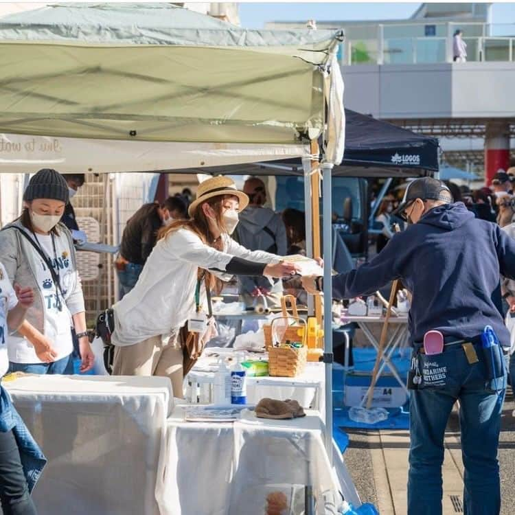 甲斐麻美さんのインスタグラム写真 - (甲斐麻美Instagram)「・ 東京都武蔵村山市。 東京都多摩方面にある、緑も多い穏やかな町です。  チームメンバー、誰も知り合いがいない土地での開催。 右も左も分からず、、 そんな中でサポーターやお手伝い チラシの配布の協力を申し出て頂けて 心強くて、とっても嬉しい。 チームメンバー、感謝の気持ちでいっぱいです！  いぬのおまつり@むさし村山サポーター募集は、本日〆切ですが 随時受け付け中です🥰  広い会場なので、 サポーターの皆さまの力が必要です。  ちょっとやってみようかな♩って思ったら、 ぜひお声掛け下さいね🙌  わたしたちと一緒に楽しみましょう！  撮影 @YUKARI×PHOTO×DESIGN  ============== 　いぬのおまつり ============== 日時：11/11(土)12(日)10:00～16:00 ※雨天中止 場所：イオンモールむさし村山たいかんたいけん屋外ひろば （東京都武蔵村山市榎1-1-3）  #いぬのおまつり #いぬとわたし #犬イベント #草加 #武蔵村山 #レイクタウン #犬との暮らしを楽しむ  #ボランティア #ボランティア募集 #ボランティア活動」10月10日 8時01分 - inuto_watashi